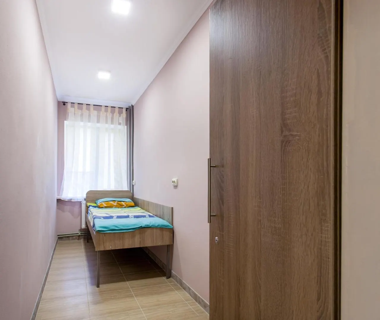 Color Hotel Kiev Vandrarhem